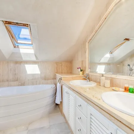 Luxury Townhouse Golden Mile Chalet *